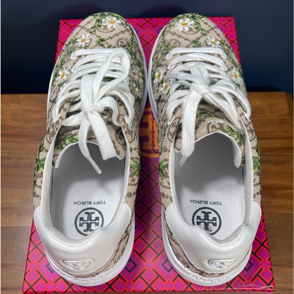 SOLD Tory Burch - Picture 4 of 5